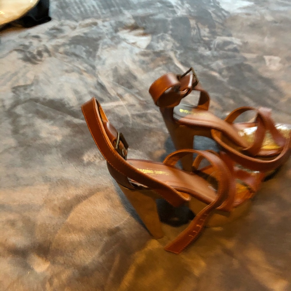 High heels shoes